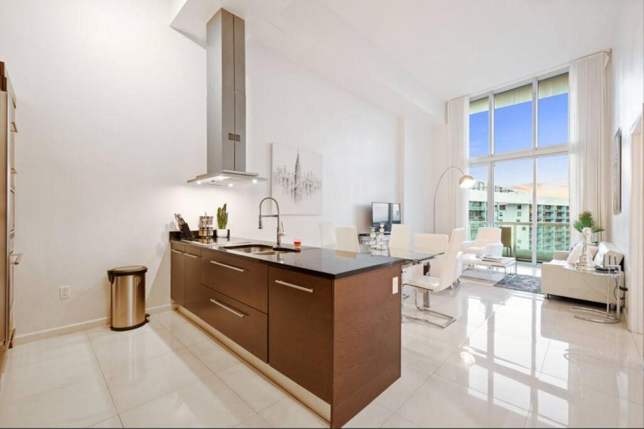 Beautiful One Bedroom Condo 16Ft Ceilings At The W Miami Esterno foto