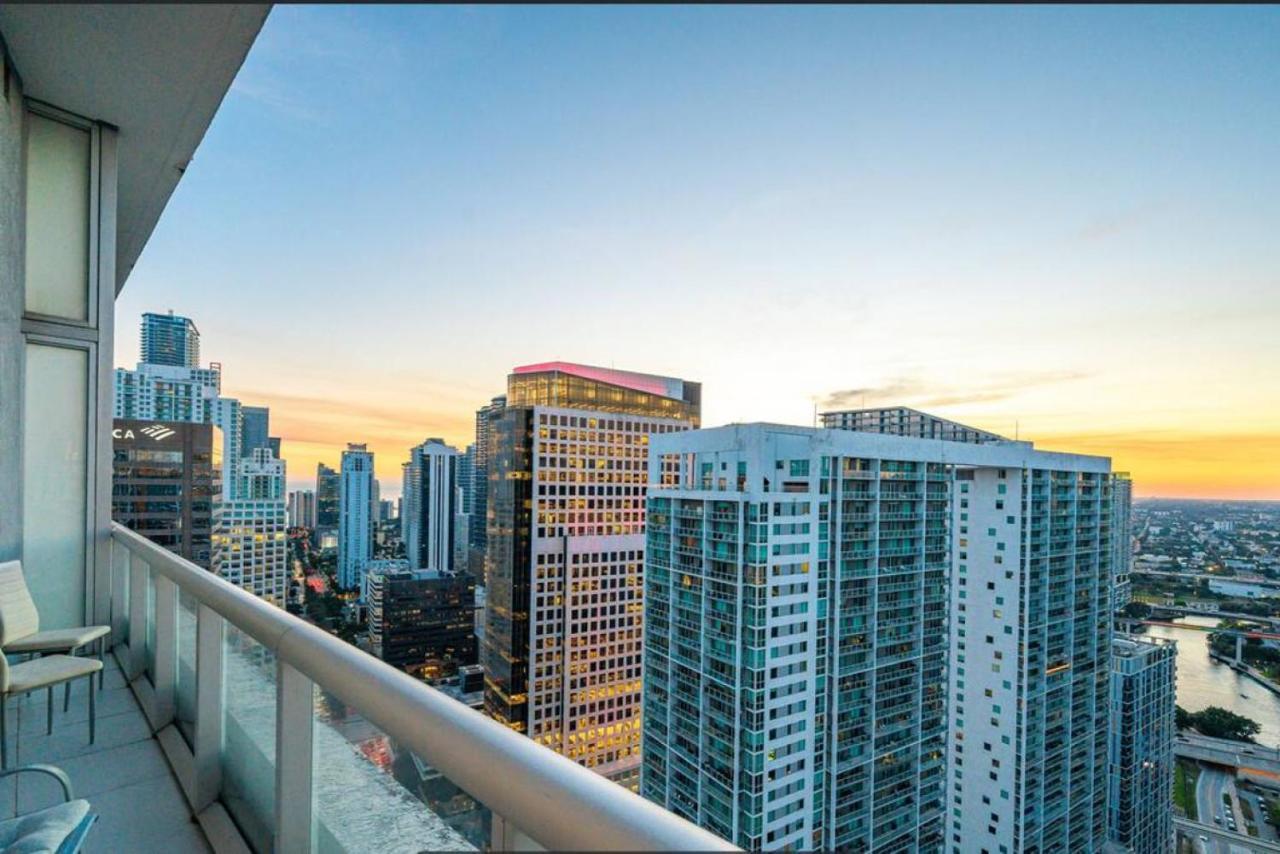 Beautiful One Bedroom Condo 16Ft Ceilings At The W Miami Esterno foto